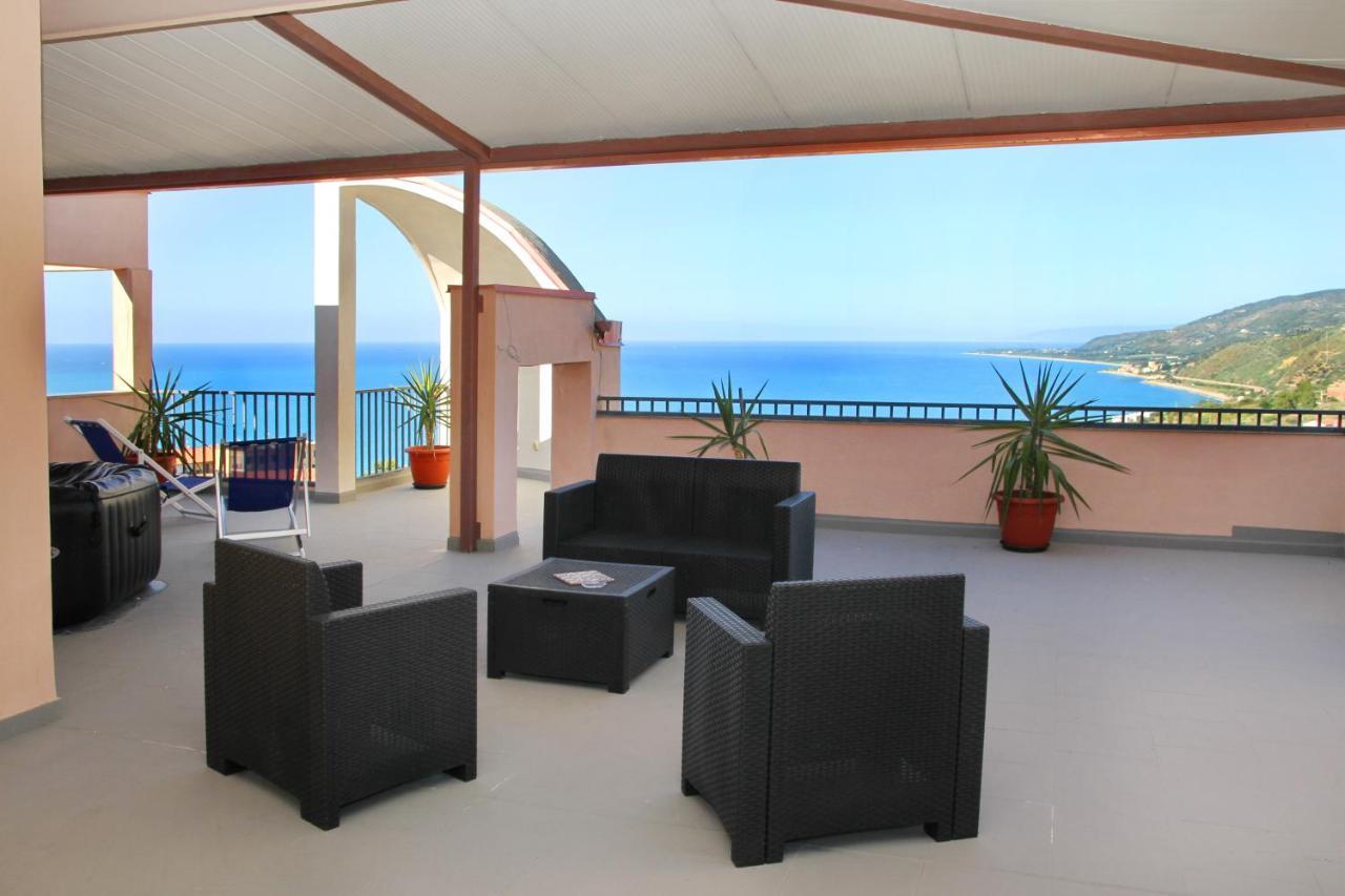 Attico Vista Mare Con Terrazza E Spa Riscaldata Santo Stefano di Camastra Exterior foto