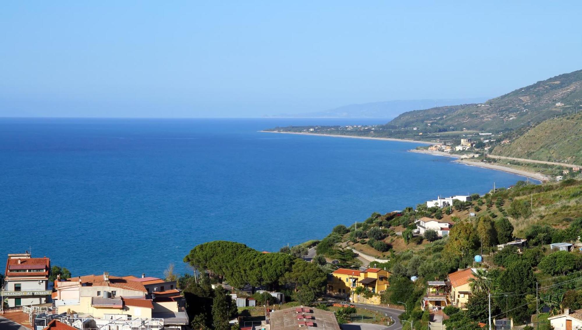 Attico Vista Mare Con Terrazza E Spa Riscaldata Santo Stefano di Camastra Exterior foto